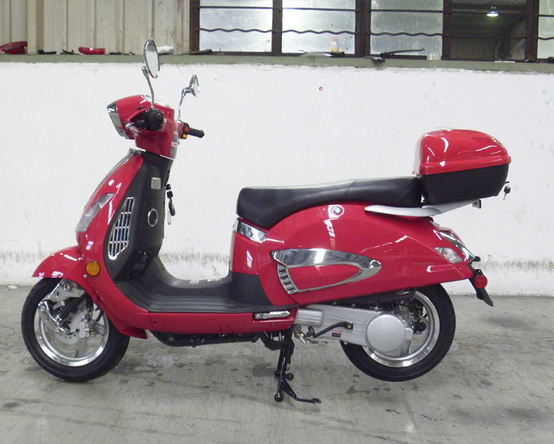Miroir de vue arrière rouge de Madame 150cc Scooter With de scooteur adulte intéressant de forme