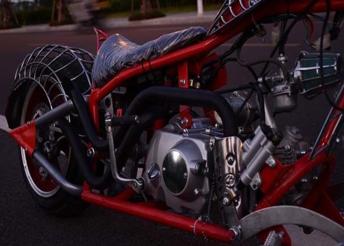 Moto juridique de rue du style 50cc de Spiderman, réservoir fait sur commande de la batterie 3L des couperets 12V de Harley