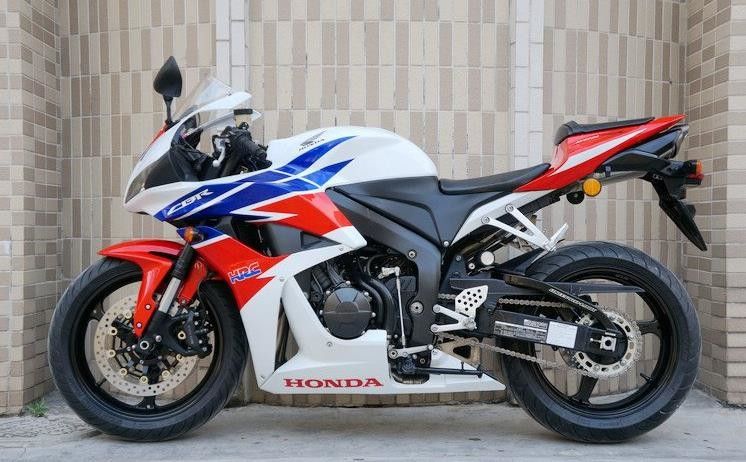 Scooteurs de Yamaha réfrigérés par un liquide, moto 600cc électrique en ligne à quatre cylindres