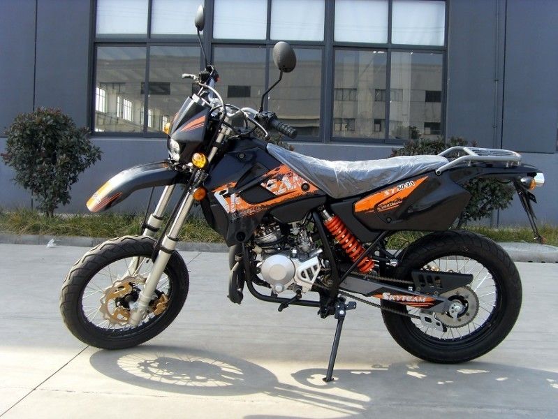 4 la moto de sport de la course 50cc avec des signaux lumineux, les motos simples de cylindre aèrent refroidi