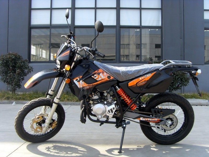 4 la moto de sport de la course 50cc avec des signaux lumineux, les motos simples de cylindre aèrent refroidi