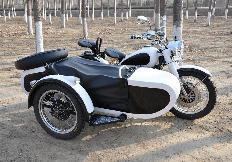 Les motos haute puissance du style 750cc de Changjiang doublent la moto de moteur avec 3 sièges