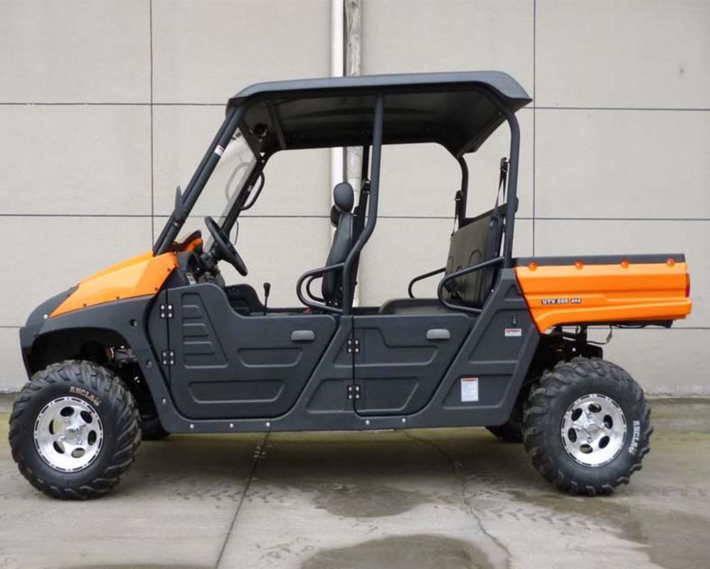 600cc véhicule utilitaire à quatre roues, montagne rocheuse simple UTV de la course 5 SEATER du cylindre 4