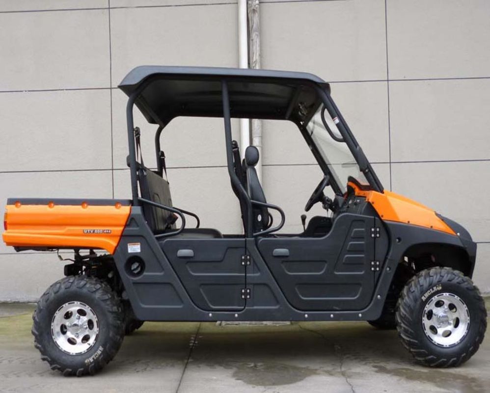 600cc véhicule utilitaire à quatre roues, montagne rocheuse simple UTV de la course 5 SEATER du cylindre 4