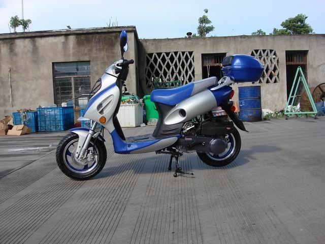 mini scooter 150cc avec le moteur refroidi par air forcé de Cvt, frein à tambour avant d'arrière de disque
