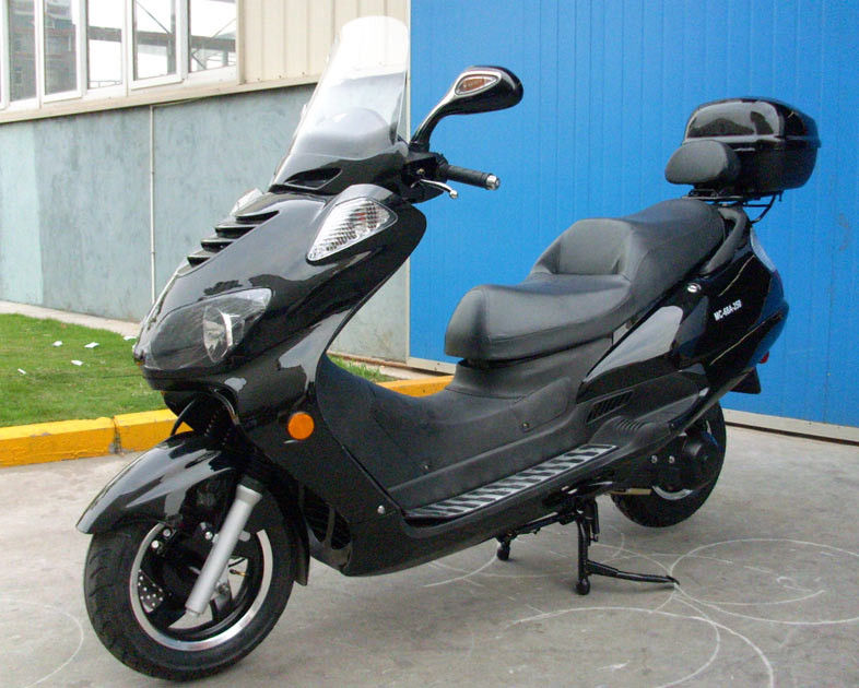 Scooteur 250cc de vitesse de Cvt avec le pneu avant de point de Chengshin de frein à disque d'arrière de disque d'ABS