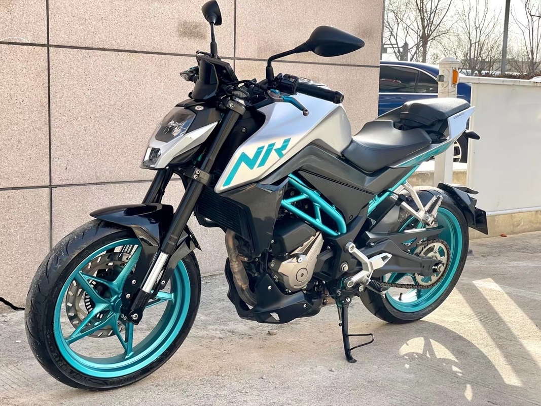 les motos 150cc haute puissance avec de l'air ont refroidi 4 le moteur de valve de la course SOHC 2