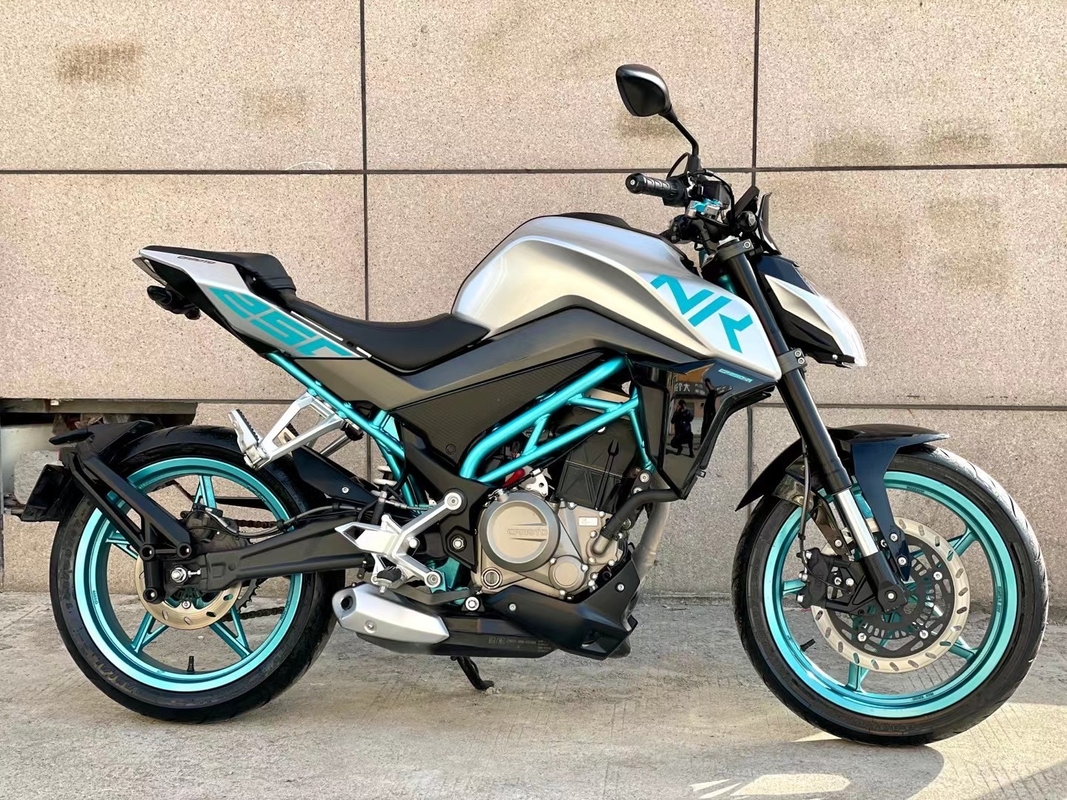 les motos 150cc haute puissance avec de l'air ont refroidi 4 le moteur de valve de la course SOHC 2